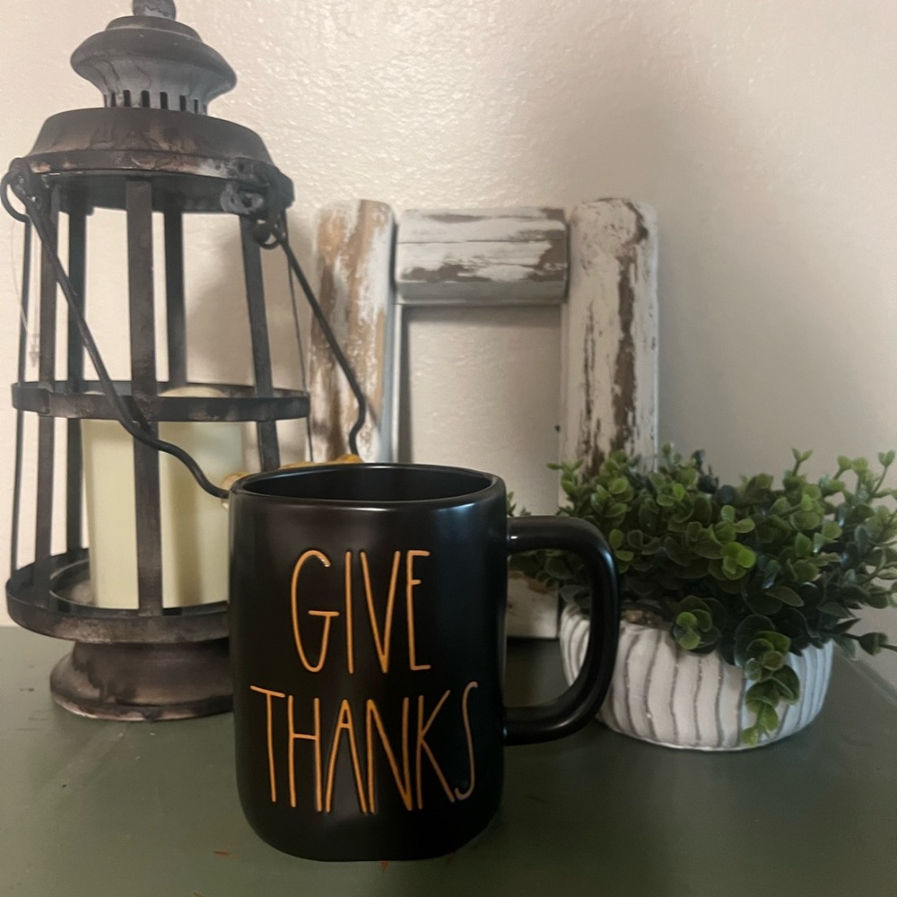 Give thanks rae Dunn